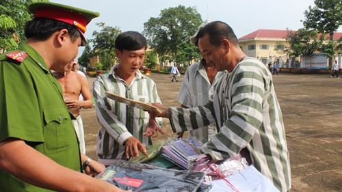 Nam Cam chem tuong Hai “banh“: Van bai lat ngua